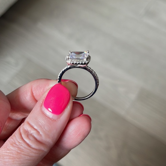 ❤️ FINAL PRICE ❤️ Everly Ring - Size 6 - Picture 4 of 4